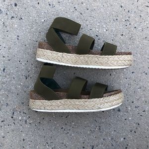 Steve Madden Kimmie Platform Sandal Flatform Olive